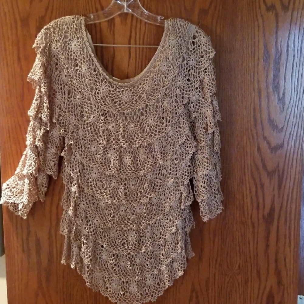 Layered top